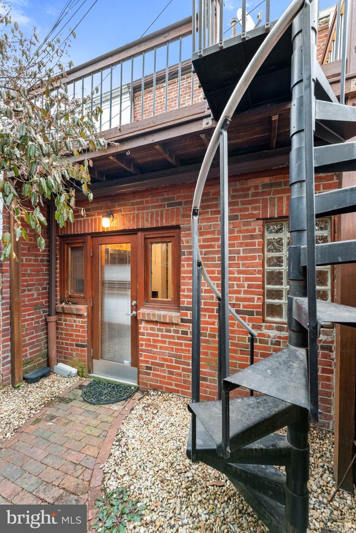 6 TERRACE CT NE, WASHINGTON, District Of Columbia 20002, 2 Bedrooms Bedrooms, ,1 BathroomBathrooms,Residential,For sale,6 TERRACE CT NE,DCDC2246324 MLS # DCDC2246324