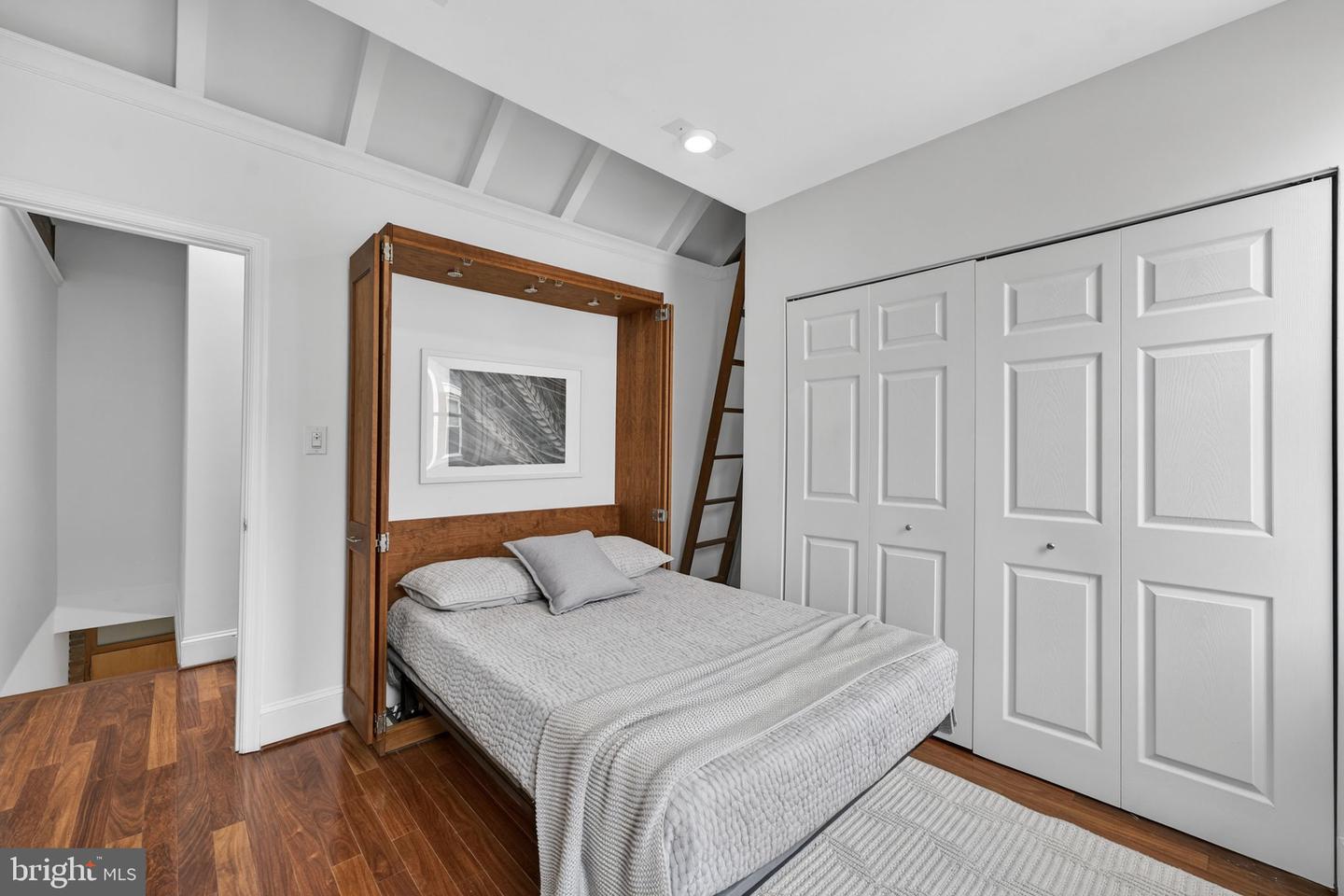 6 TERRACE CT NE, WASHINGTON, District Of Columbia 20002, 2 Bedrooms Bedrooms, ,1 BathroomBathrooms,Residential,For sale,6 TERRACE CT NE,DCDC2246324 MLS # DCDC2246324