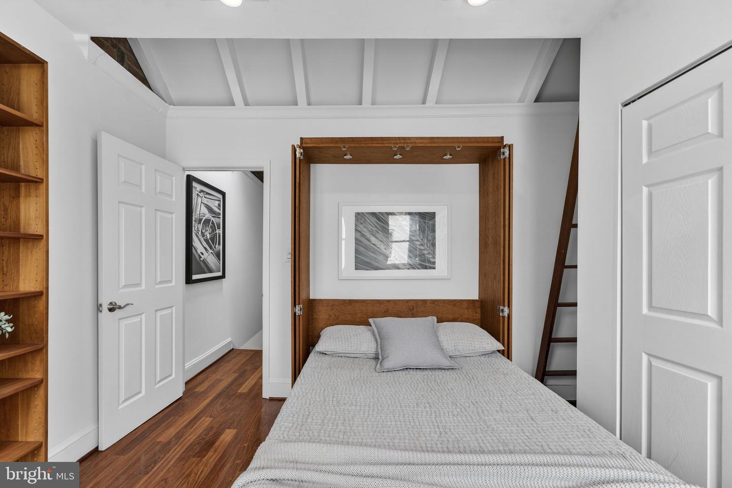 6 TERRACE CT NE, WASHINGTON, District Of Columbia 20002, 2 Bedrooms Bedrooms, ,1 BathroomBathrooms,Residential,For sale,6 TERRACE CT NE,DCDC2246324 MLS # DCDC2246324