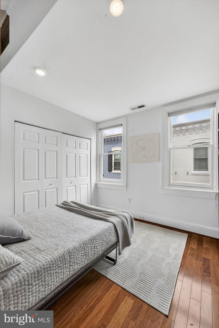 6 TERRACE CT NE, WASHINGTON, District Of Columbia 20002, 2 Bedrooms Bedrooms, ,1 BathroomBathrooms,Residential,For sale,6 TERRACE CT NE,DCDC2246324 MLS # DCDC2246324