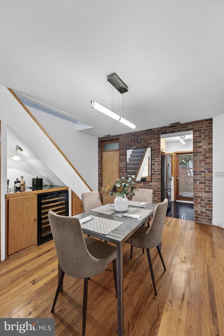 6 TERRACE CT NE, WASHINGTON, District Of Columbia 20002, 2 Bedrooms Bedrooms, ,1 BathroomBathrooms,Residential,For sale,6 TERRACE CT NE,DCDC2246324 MLS # DCDC2246324