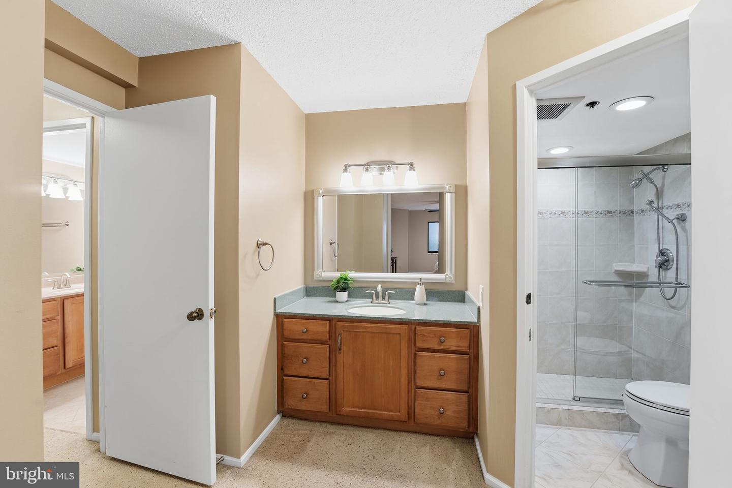 1600 N OAK ST #1525, ARLINGTON, Virginia 22209, 2 Bedrooms Bedrooms, ,2 BathroomsBathrooms,Residential,For sale,1600 N OAK ST #1525,VAAR2068934 MLS # VAAR2068934