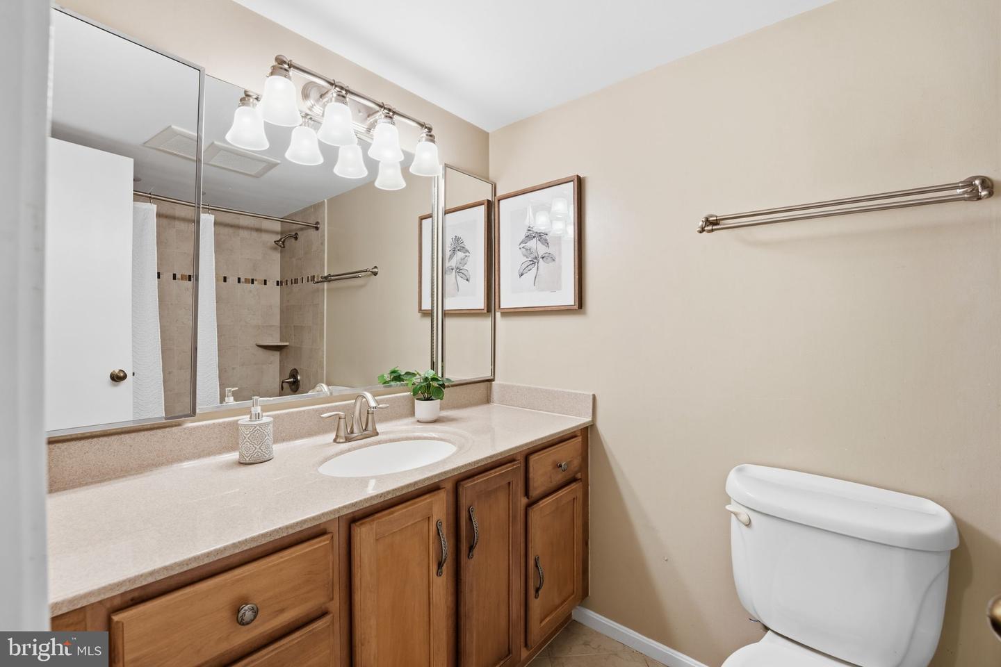 1600 N OAK ST #1525, ARLINGTON, Virginia 22209, 2 Bedrooms Bedrooms, ,2 BathroomsBathrooms,Residential,For sale,1600 N OAK ST #1525,VAAR2068934 MLS # VAAR2068934