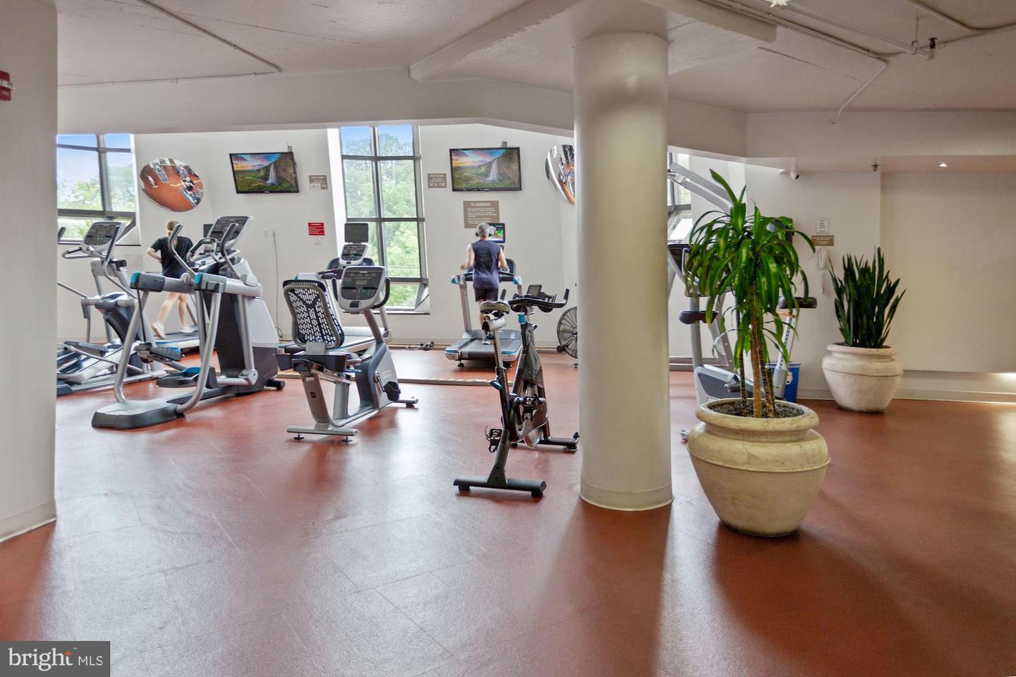 1600 N OAK ST #1525, ARLINGTON, Virginia 22209, 2 Bedrooms Bedrooms, ,2 BathroomsBathrooms,Residential,For sale,1600 N OAK ST #1525,VAAR2068934 MLS # VAAR2068934