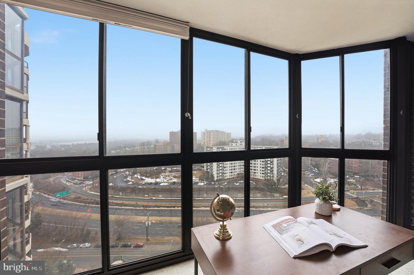 1600 N OAK ST #1525, ARLINGTON, Virginia 22209, 2 Bedrooms Bedrooms, ,2 BathroomsBathrooms,Residential,For sale,1600 N OAK ST #1525,VAAR2068934 MLS # VAAR2068934