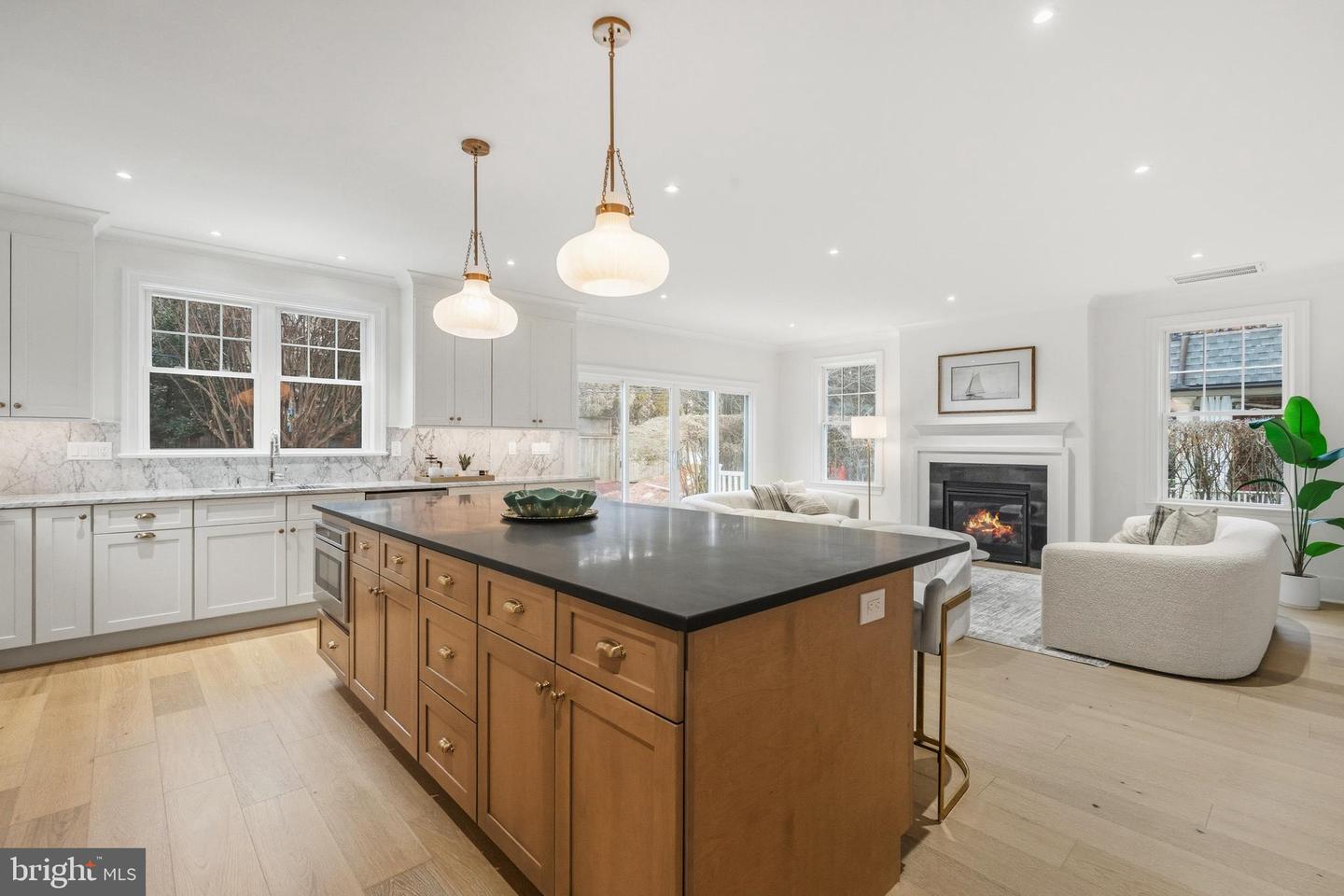 11 CEDAR ST, ALEXANDRIA, Virginia 22301, 5 Bedrooms Bedrooms, ,5 BathroomsBathrooms,Residential,For sale,11 CEDAR ST,VAAX2054224 MLS # VAAX2054224