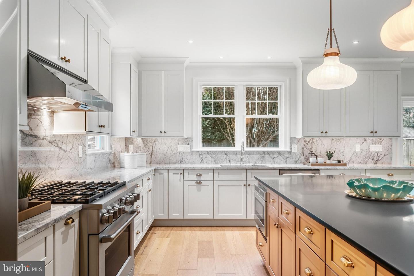 11 CEDAR ST, ALEXANDRIA, Virginia 22301, 5 Bedrooms Bedrooms, ,5 BathroomsBathrooms,Residential,For sale,11 CEDAR ST,VAAX2054224 MLS # VAAX2054224