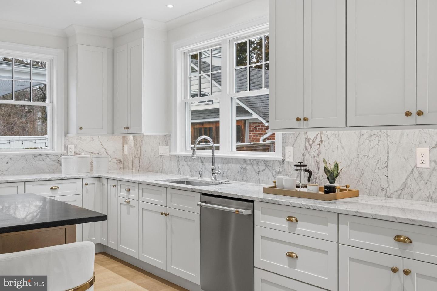 11 CEDAR ST, ALEXANDRIA, Virginia 22301, 5 Bedrooms Bedrooms, ,5 BathroomsBathrooms,Residential,For sale,11 CEDAR ST,VAAX2054224 MLS # VAAX2054224