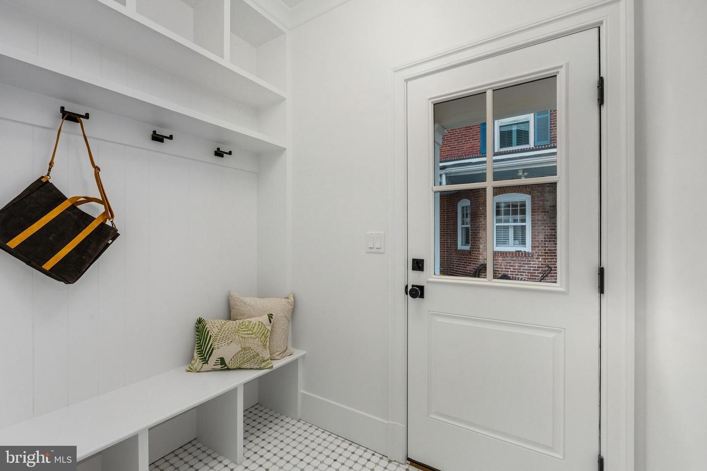 11 CEDAR ST, ALEXANDRIA, Virginia 22301, 5 Bedrooms Bedrooms, ,5 BathroomsBathrooms,Residential,For sale,11 CEDAR ST,VAAX2054224 MLS # VAAX2054224