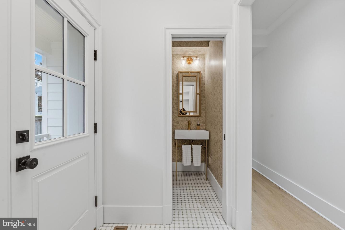 11 CEDAR ST, ALEXANDRIA, Virginia 22301, 5 Bedrooms Bedrooms, ,5 BathroomsBathrooms,Residential,For sale,11 CEDAR ST,VAAX2054224 MLS # VAAX2054224