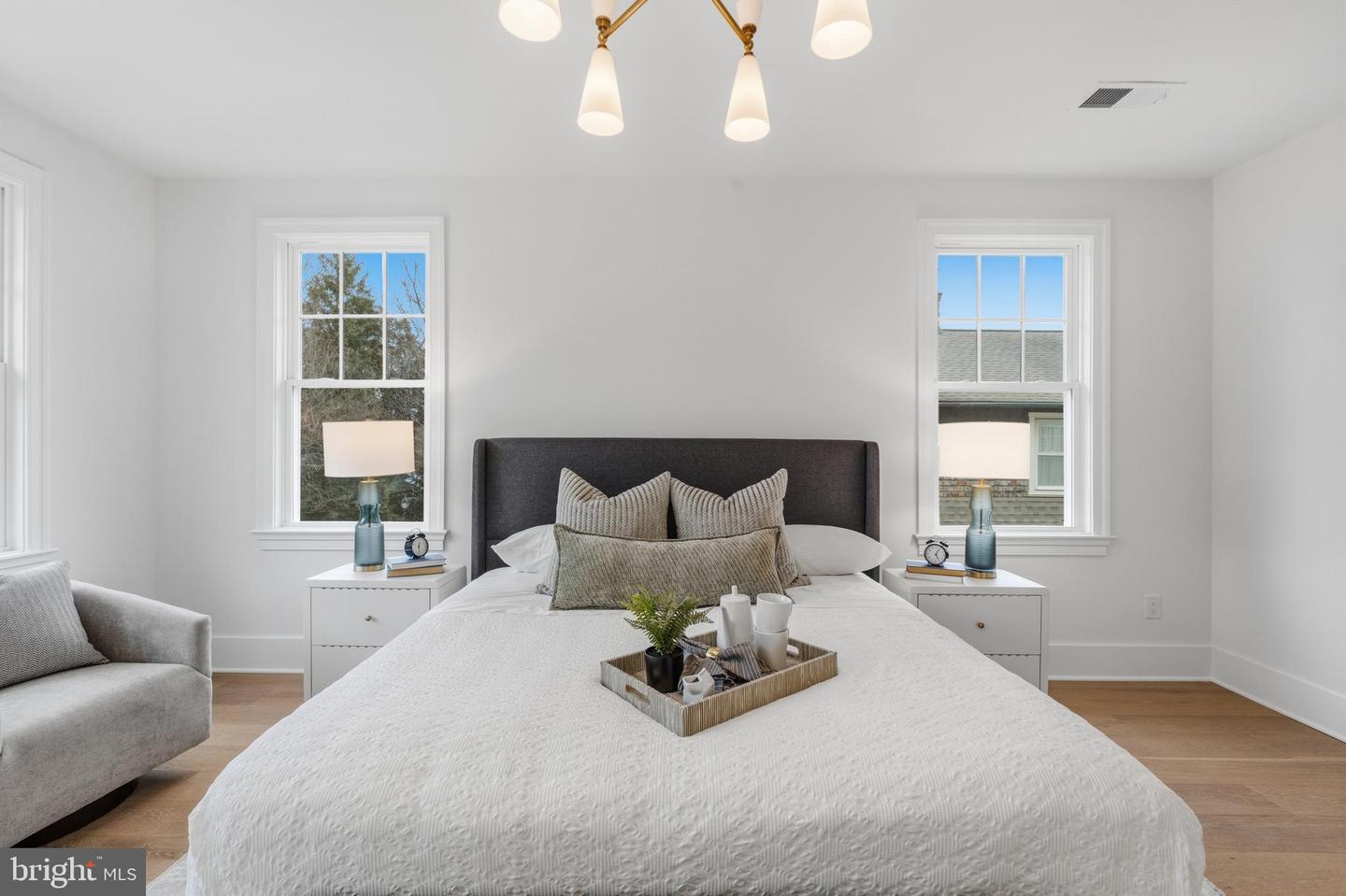 11 CEDAR ST, ALEXANDRIA, Virginia 22301, 5 Bedrooms Bedrooms, ,5 BathroomsBathrooms,Residential,For sale,11 CEDAR ST,VAAX2054224 MLS # VAAX2054224