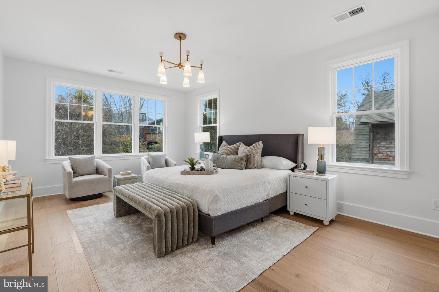 11 CEDAR ST, ALEXANDRIA, Virginia 22301, 5 Bedrooms Bedrooms, ,5 BathroomsBathrooms,Residential,For sale,11 CEDAR ST,VAAX2054224 MLS # VAAX2054224