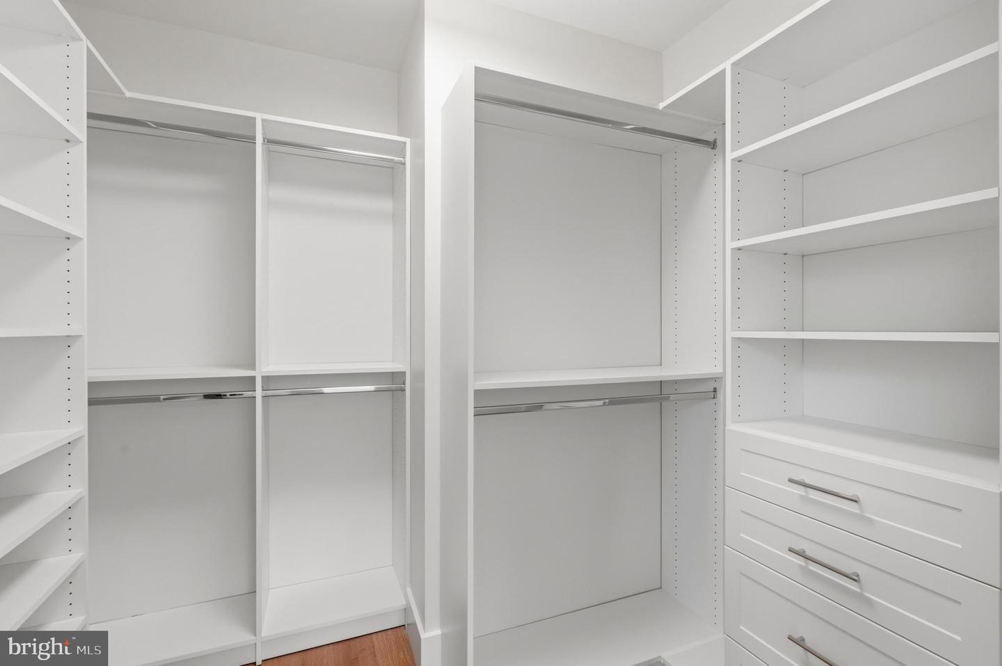 11 CEDAR ST, ALEXANDRIA, Virginia 22301, 5 Bedrooms Bedrooms, ,5 BathroomsBathrooms,Residential,For sale,11 CEDAR ST,VAAX2054224 MLS # VAAX2054224