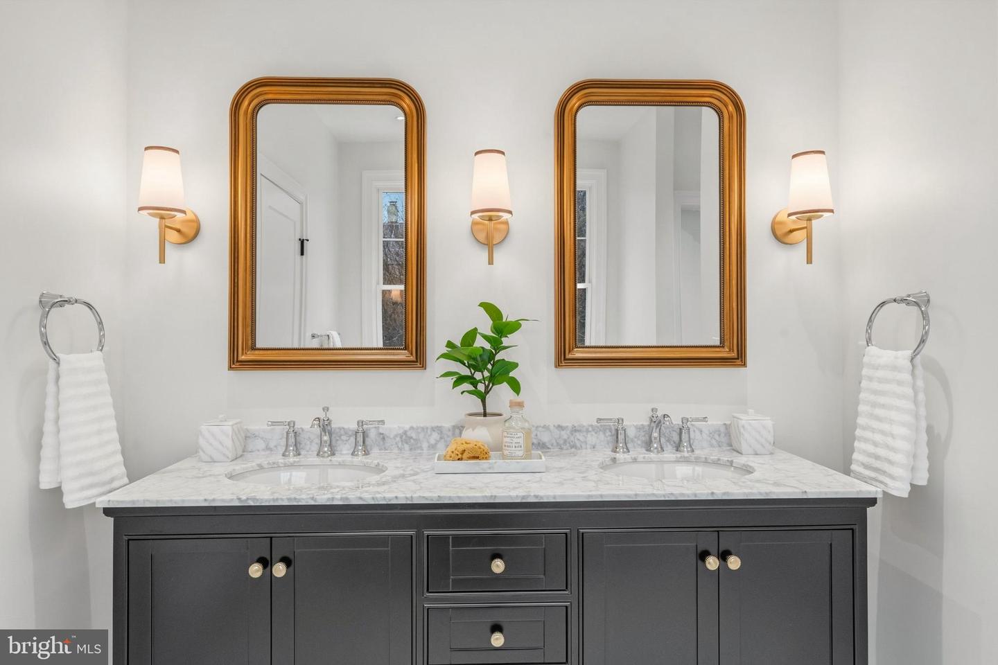 11 CEDAR ST, ALEXANDRIA, Virginia 22301, 5 Bedrooms Bedrooms, ,5 BathroomsBathrooms,Residential,For sale,11 CEDAR ST,VAAX2054224 MLS # VAAX2054224