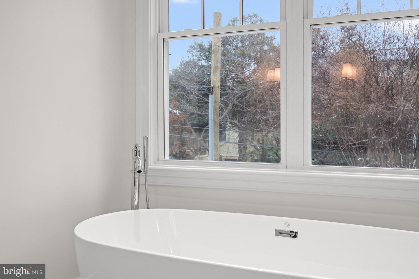 11 CEDAR ST, ALEXANDRIA, Virginia 22301, 5 Bedrooms Bedrooms, ,5 BathroomsBathrooms,Residential,For sale,11 CEDAR ST,VAAX2054224 MLS # VAAX2054224