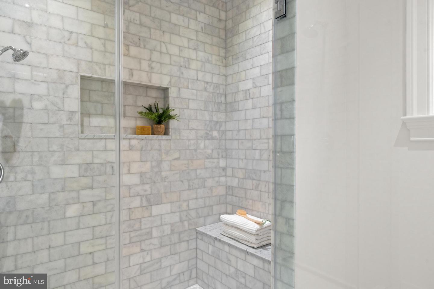 11 CEDAR ST, ALEXANDRIA, Virginia 22301, 5 Bedrooms Bedrooms, ,5 BathroomsBathrooms,Residential,For sale,11 CEDAR ST,VAAX2054224 MLS # VAAX2054224