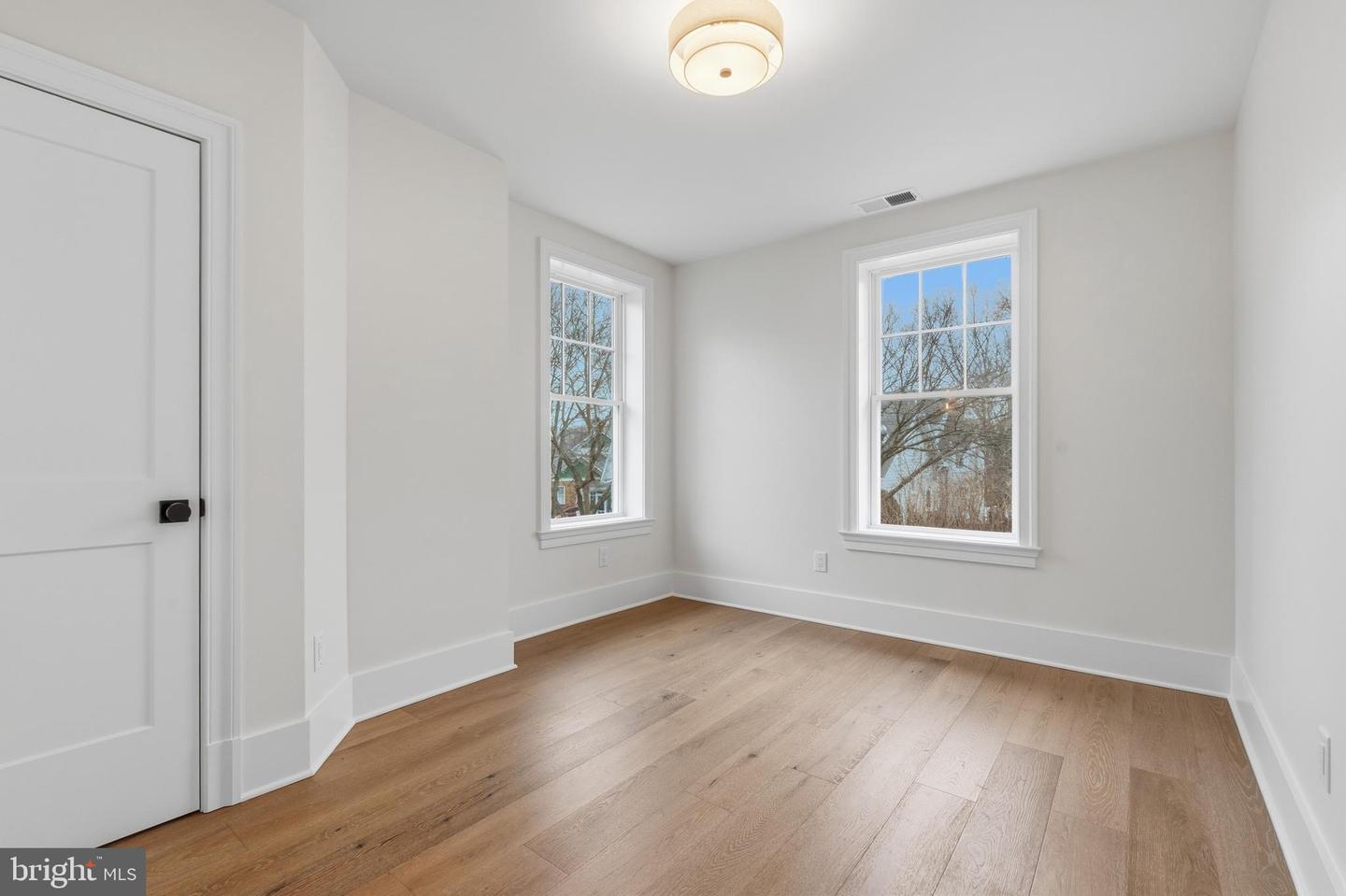 11 CEDAR ST, ALEXANDRIA, Virginia 22301, 5 Bedrooms Bedrooms, ,5 BathroomsBathrooms,Residential,For sale,11 CEDAR ST,VAAX2054224 MLS # VAAX2054224