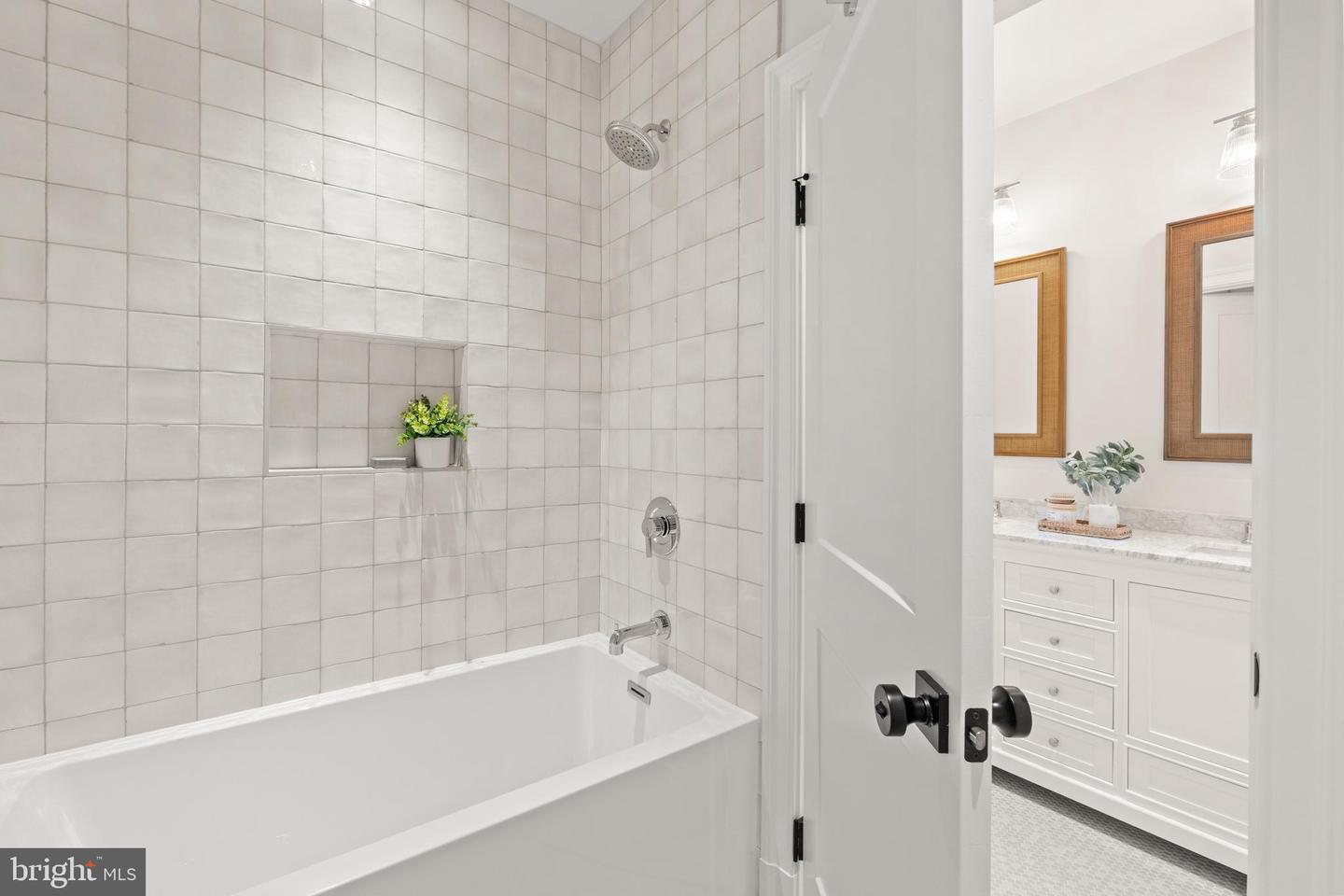 11 CEDAR ST, ALEXANDRIA, Virginia 22301, 5 Bedrooms Bedrooms, ,5 BathroomsBathrooms,Residential,For sale,11 CEDAR ST,VAAX2054224 MLS # VAAX2054224