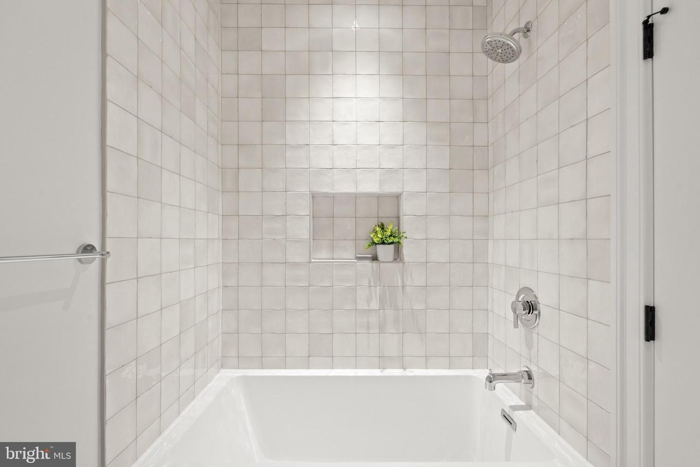 11 CEDAR ST, ALEXANDRIA, Virginia 22301, 5 Bedrooms Bedrooms, ,5 BathroomsBathrooms,Residential,For sale,11 CEDAR ST,VAAX2054224 MLS # VAAX2054224