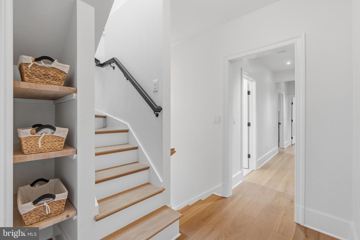 11 CEDAR ST, ALEXANDRIA, Virginia 22301, 5 Bedrooms Bedrooms, ,5 BathroomsBathrooms,Residential,For sale,11 CEDAR ST,VAAX2054224 MLS # VAAX2054224