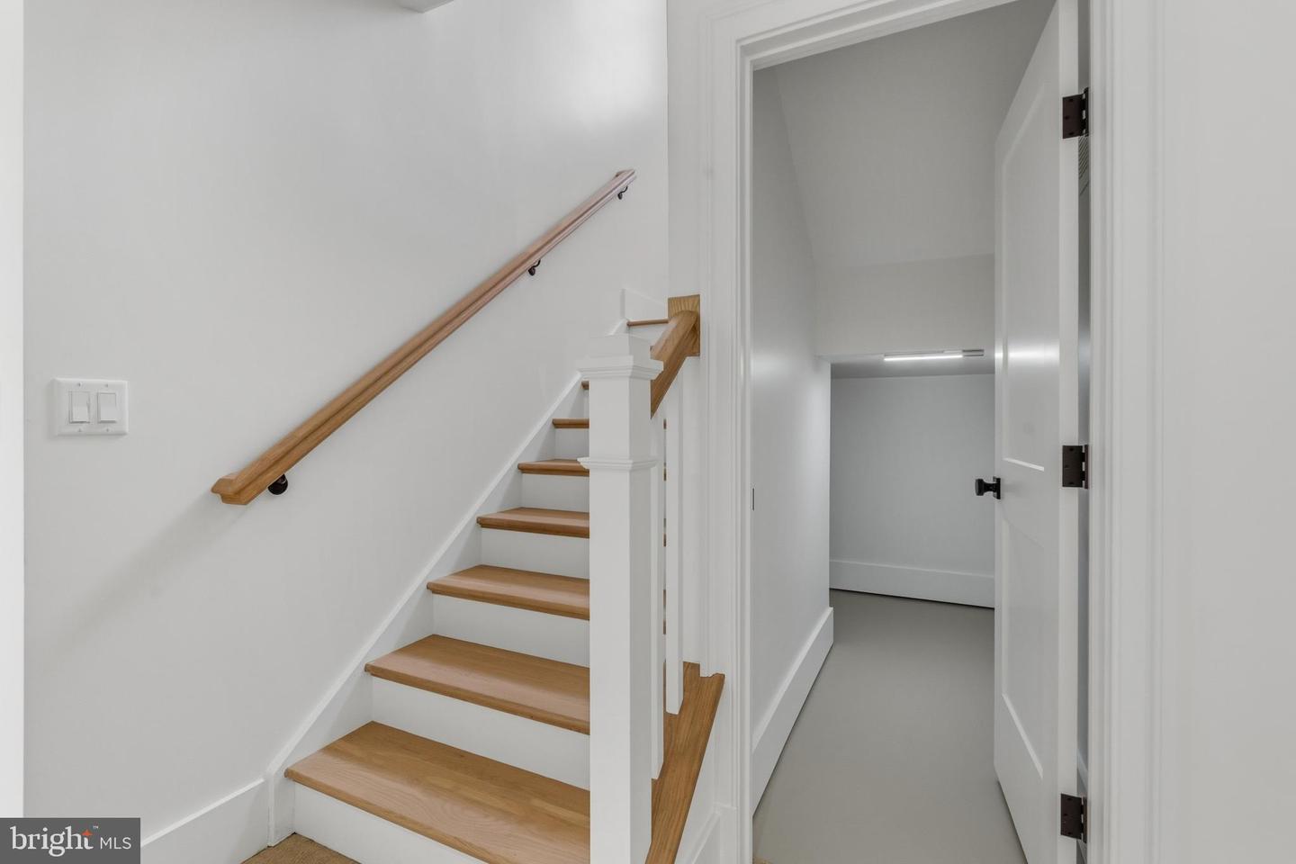 11 CEDAR ST, ALEXANDRIA, Virginia 22301, 5 Bedrooms Bedrooms, ,5 BathroomsBathrooms,Residential,For sale,11 CEDAR ST,VAAX2054224 MLS # VAAX2054224