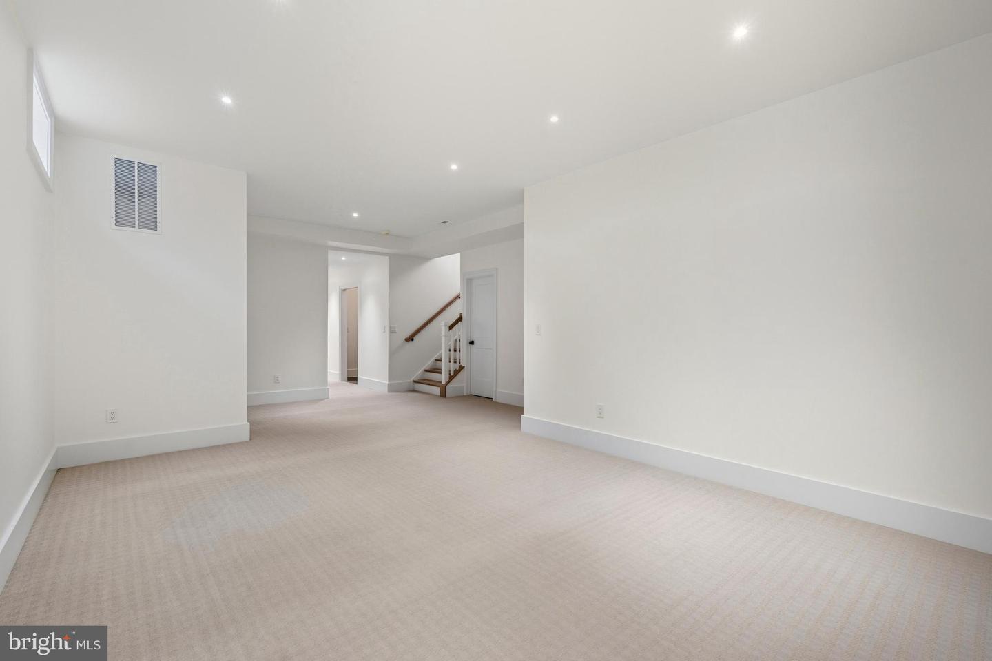 11 CEDAR ST, ALEXANDRIA, Virginia 22301, 5 Bedrooms Bedrooms, ,5 BathroomsBathrooms,Residential,For sale,11 CEDAR ST,VAAX2054224 MLS # VAAX2054224