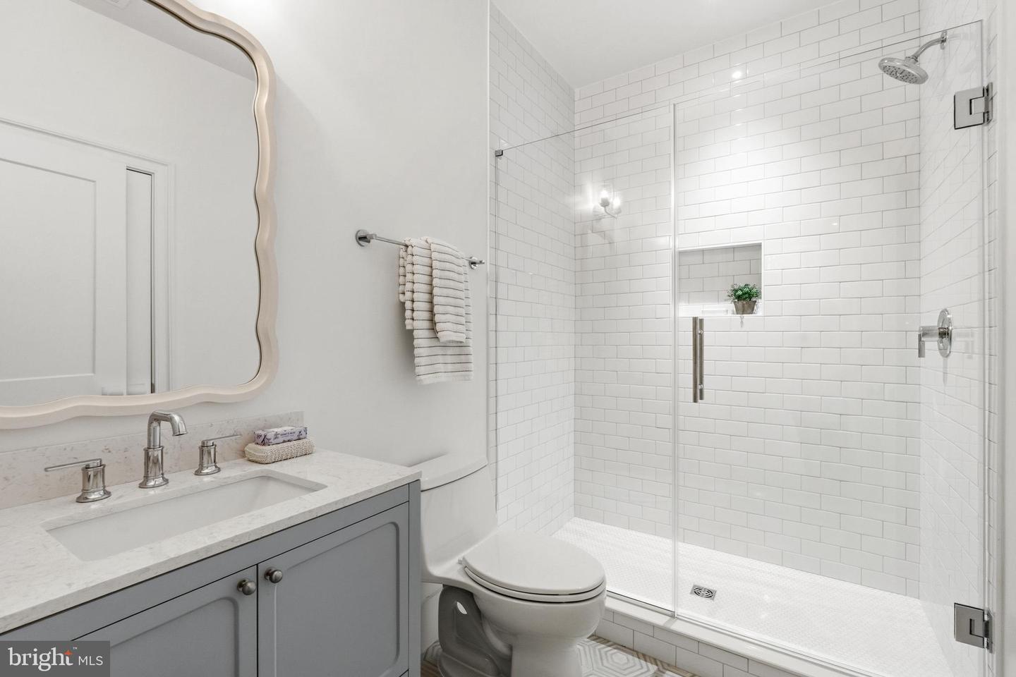 11 CEDAR ST, ALEXANDRIA, Virginia 22301, 5 Bedrooms Bedrooms, ,5 BathroomsBathrooms,Residential,For sale,11 CEDAR ST,VAAX2054224 MLS # VAAX2054224