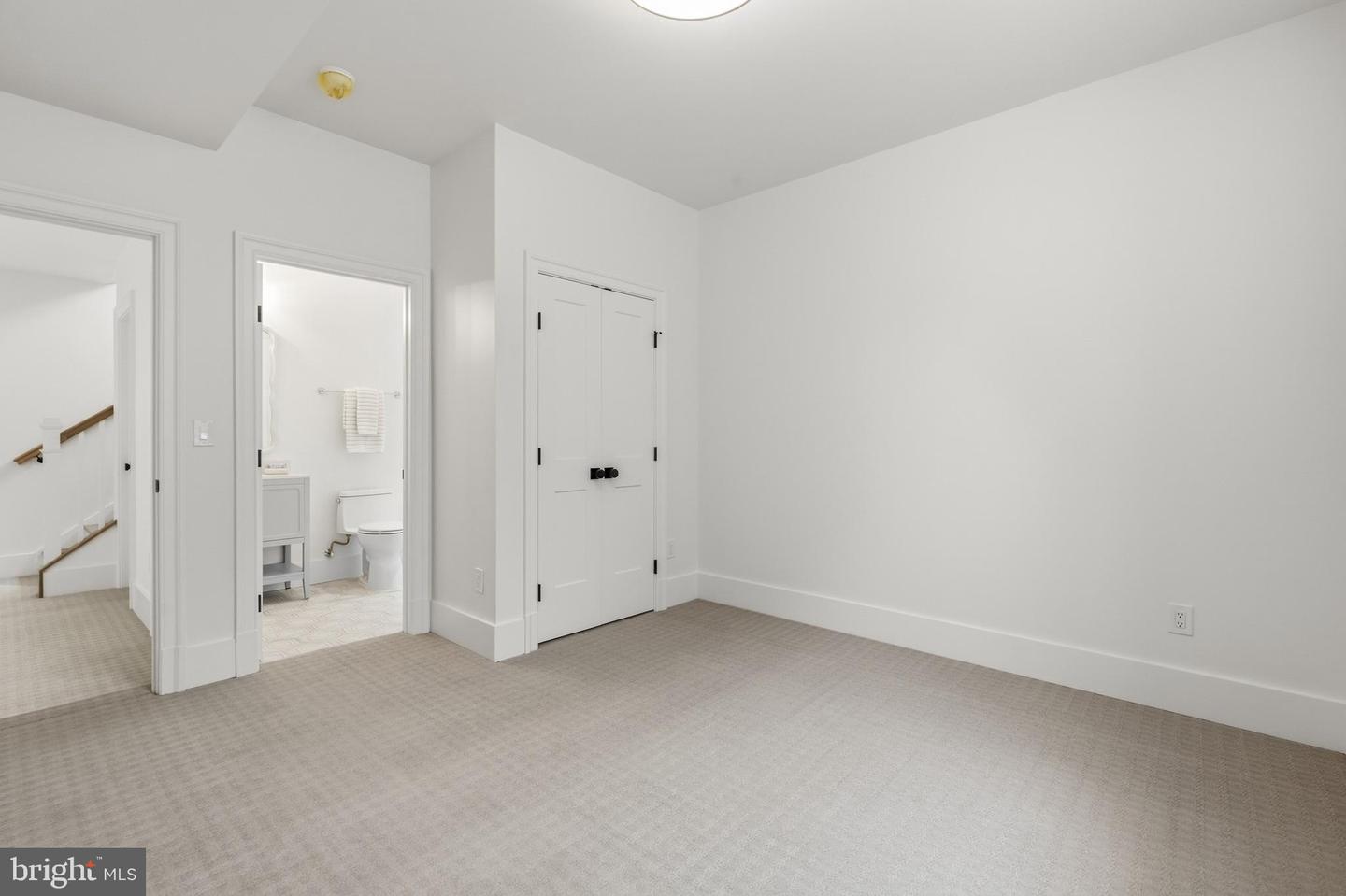 11 CEDAR ST, ALEXANDRIA, Virginia 22301, 5 Bedrooms Bedrooms, ,5 BathroomsBathrooms,Residential,For sale,11 CEDAR ST,VAAX2054224 MLS # VAAX2054224