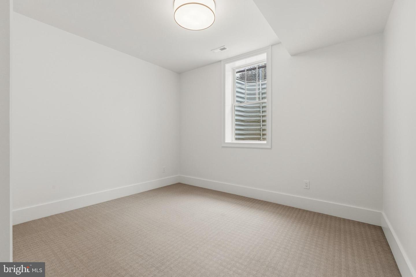 11 CEDAR ST, ALEXANDRIA, Virginia 22301, 5 Bedrooms Bedrooms, ,5 BathroomsBathrooms,Residential,For sale,11 CEDAR ST,VAAX2054224 MLS # VAAX2054224