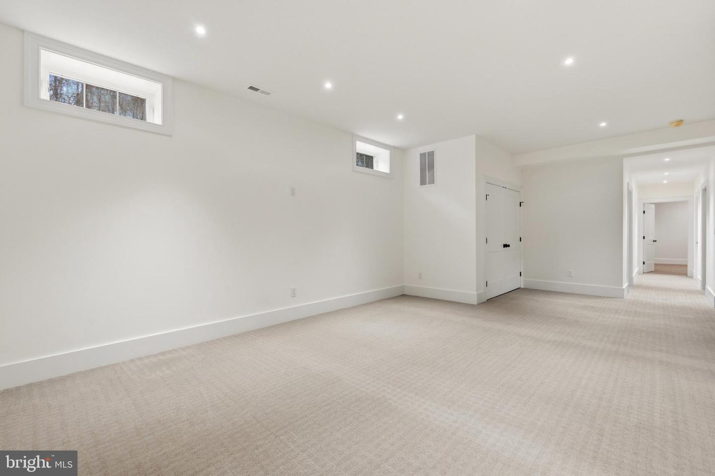 11 CEDAR ST, ALEXANDRIA, Virginia 22301, 5 Bedrooms Bedrooms, ,5 BathroomsBathrooms,Residential,For sale,11 CEDAR ST,VAAX2054224 MLS # VAAX2054224