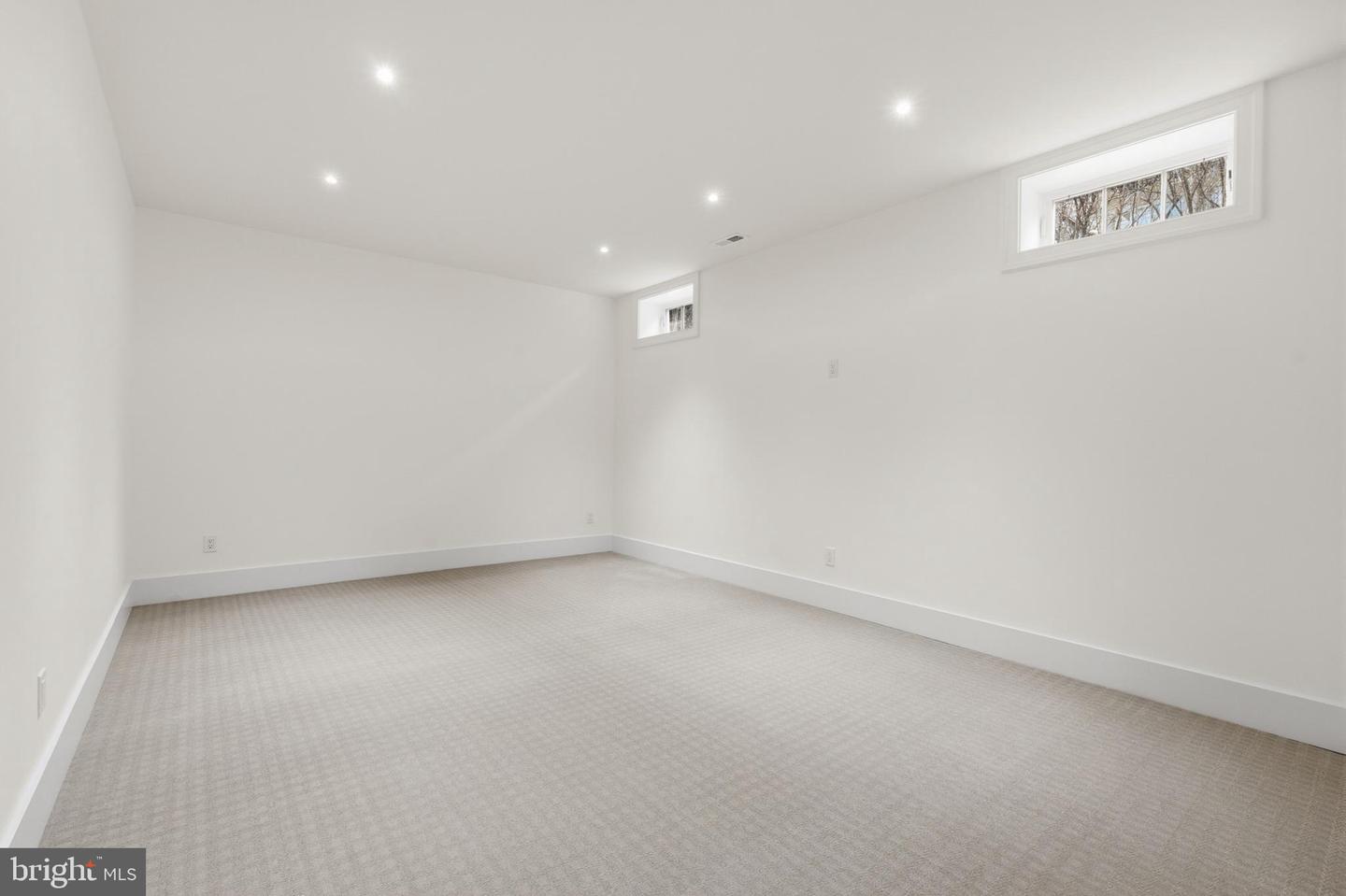 11 CEDAR ST, ALEXANDRIA, Virginia 22301, 5 Bedrooms Bedrooms, ,5 BathroomsBathrooms,Residential,For sale,11 CEDAR ST,VAAX2054224 MLS # VAAX2054224