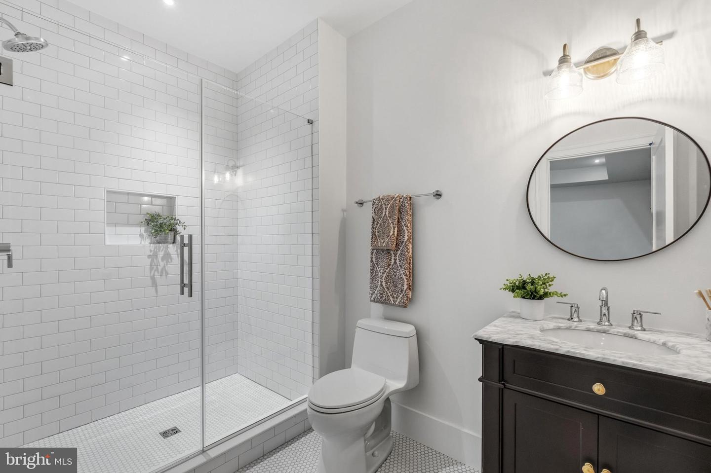 11 CEDAR ST, ALEXANDRIA, Virginia 22301, 5 Bedrooms Bedrooms, ,5 BathroomsBathrooms,Residential,For sale,11 CEDAR ST,VAAX2054224 MLS # VAAX2054224