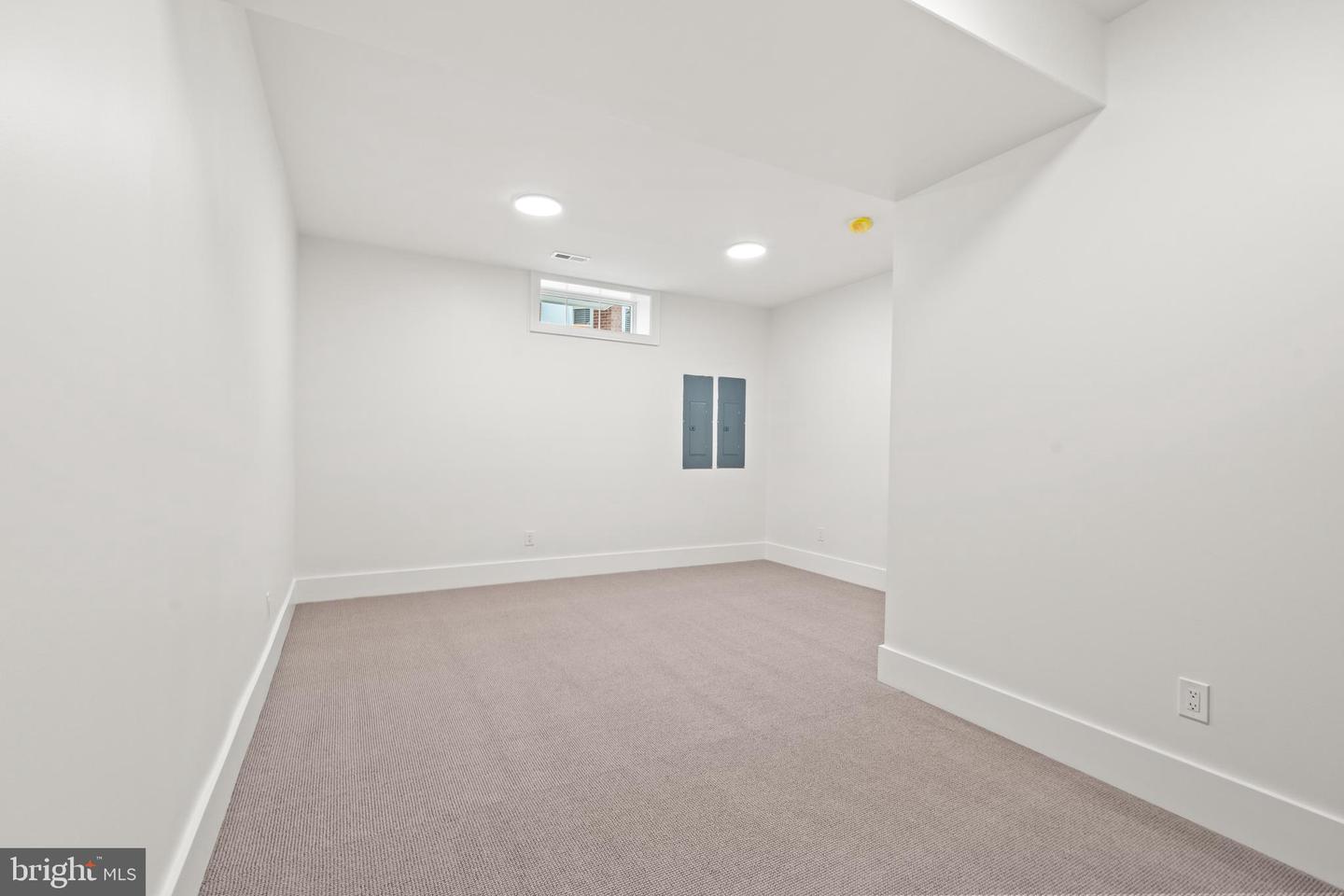 11 CEDAR ST, ALEXANDRIA, Virginia 22301, 5 Bedrooms Bedrooms, ,5 BathroomsBathrooms,Residential,For sale,11 CEDAR ST,VAAX2054224 MLS # VAAX2054224