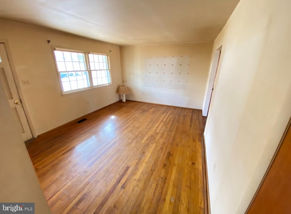 4520 EDINBURG DR, WOODBRIDGE, Virginia 22193, 3 Bedrooms Bedrooms, ,1 BathroomBathrooms,Residential,For sale,4520 EDINBURG DR,VAPW2112560 MLS # VAPW2112560