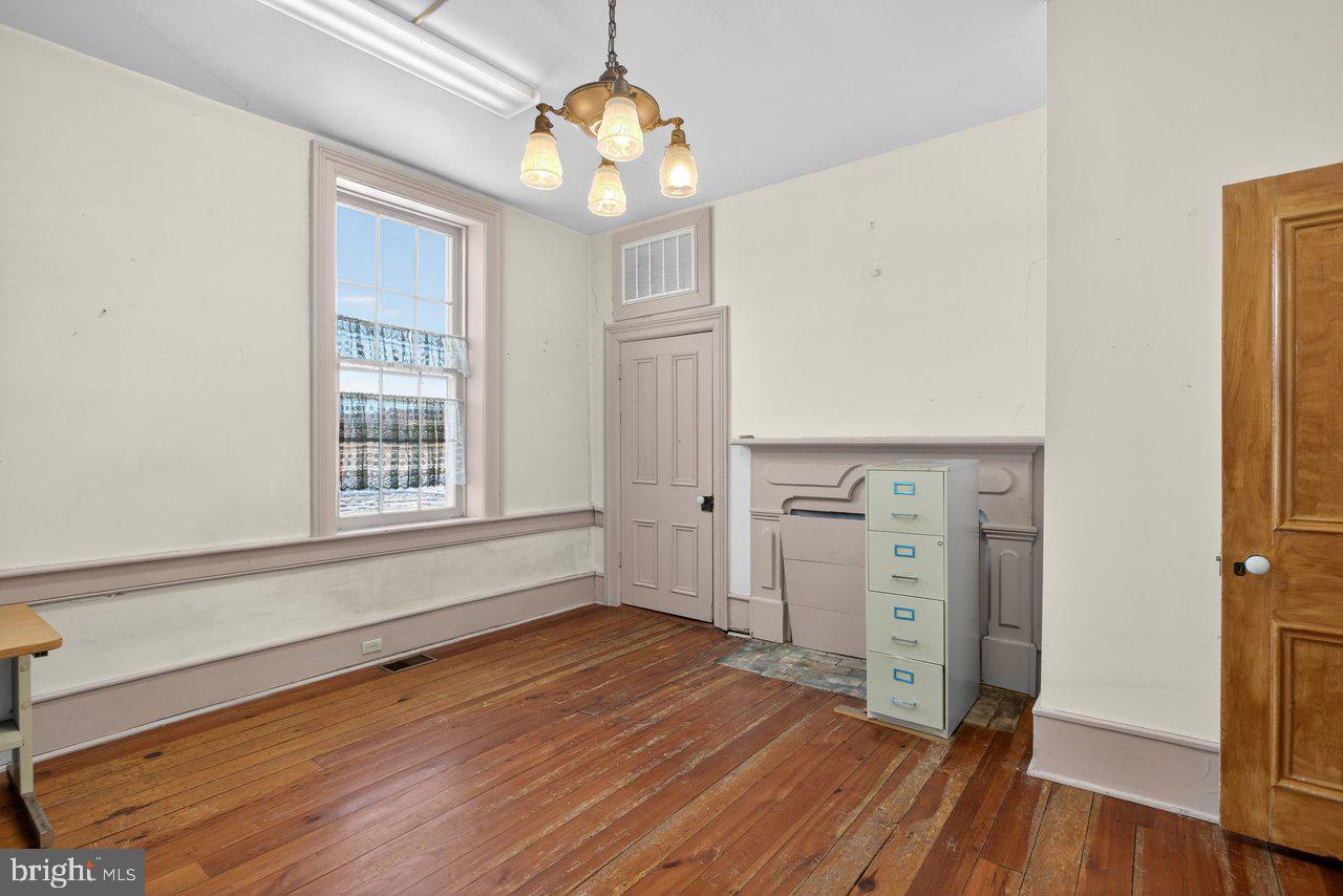 17442 EVERGREEN VALLEY RD, TIMBERVILLE, Virginia 22853, 6 Bedrooms Bedrooms, ,3 BathroomsBathrooms,Residential,For sale,17442 EVERGREEN VALLEY RD,VARO2002846 MLS # VARO2002846