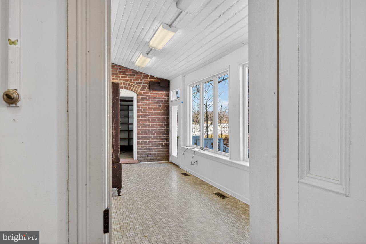 17442 EVERGREEN VALLEY RD, TIMBERVILLE, Virginia 22853, 6 Bedrooms Bedrooms, ,3 BathroomsBathrooms,Residential,For sale,17442 EVERGREEN VALLEY RD,VARO2002846 MLS # VARO2002846