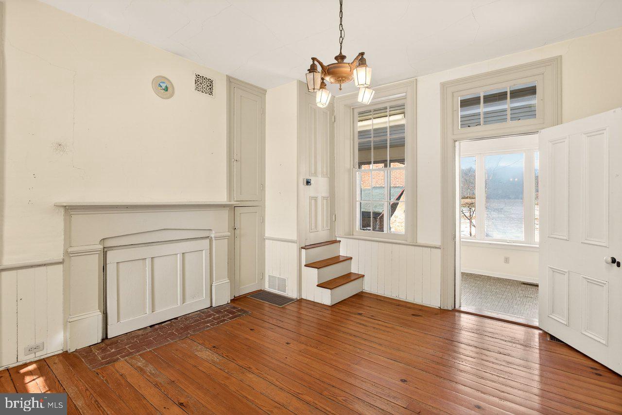 17442 EVERGREEN VALLEY RD, TIMBERVILLE, Virginia 22853, 6 Bedrooms Bedrooms, ,3 BathroomsBathrooms,Residential,For sale,17442 EVERGREEN VALLEY RD,VARO2002846 MLS # VARO2002846