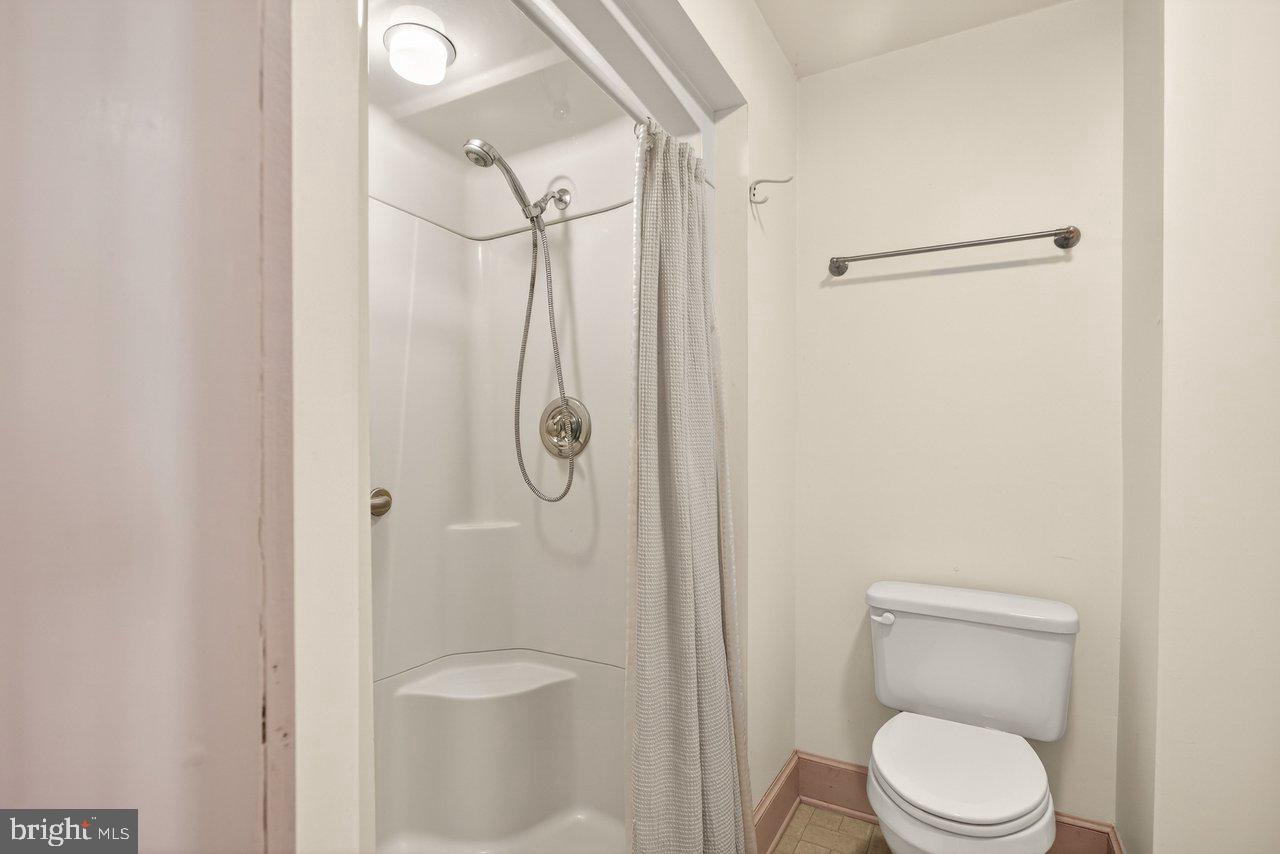 17442 EVERGREEN VALLEY RD, TIMBERVILLE, Virginia 22853, 6 Bedrooms Bedrooms, ,3 BathroomsBathrooms,Residential,For sale,17442 EVERGREEN VALLEY RD,VARO2002846 MLS # VARO2002846