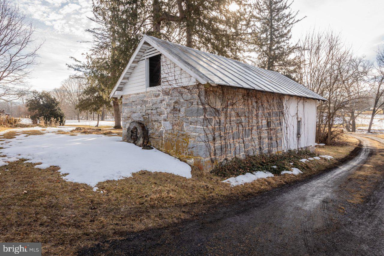 17442 EVERGREEN VALLEY RD, TIMBERVILLE, Virginia 22853, 6 Bedrooms Bedrooms, ,3 BathroomsBathrooms,Residential,For sale,17442 EVERGREEN VALLEY RD,VARO2002846 MLS # VARO2002846