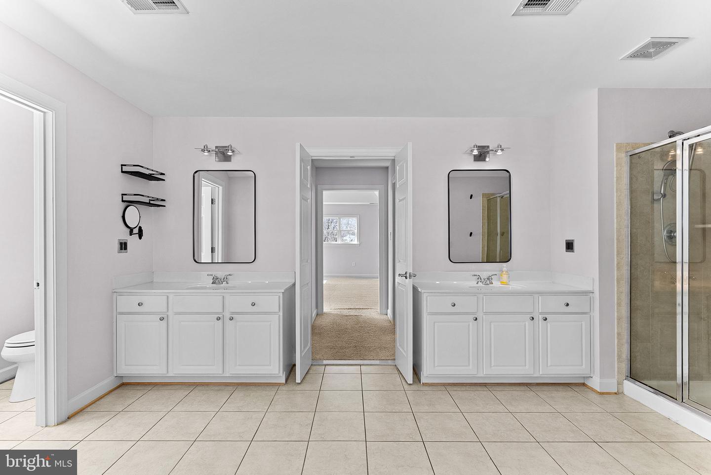 17229 GRAND VALLEY CT, ROUND HILL, Virginia 20141, 5 Bedrooms Bedrooms, ,4 BathroomsBathrooms,Residential,For sale,17229 GRAND VALLEY CT,VALO2116032 MLS # VALO2116032 17229 GRAND VALLEY CT, ROUND HILL, Virginia 20141, 5 Bedrooms Bedrooms, ,4 BathroomsBathrooms,Residential,For sale,17229 GRAND VALLEY CT,VALO2116032 MLS # VALO2116032