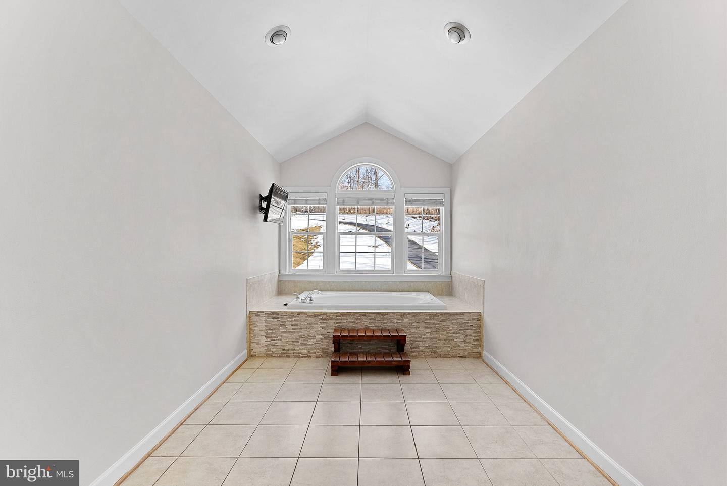 17229 GRAND VALLEY CT, ROUND HILL, Virginia 20141, 5 Bedrooms Bedrooms, ,4 BathroomsBathrooms,Residential,For sale,17229 GRAND VALLEY CT,VALO2116032 MLS # VALO2116032 17229 GRAND VALLEY CT, ROUND HILL, Virginia 20141, 5 Bedrooms Bedrooms, ,4 BathroomsBathrooms,Residential,For sale,17229 GRAND VALLEY CT,VALO2116032 MLS # VALO2116032