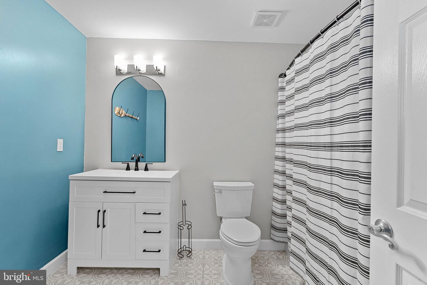 17229 GRAND VALLEY CT, ROUND HILL, Virginia 20141, 5 Bedrooms Bedrooms, ,4 BathroomsBathrooms,Residential,For sale,17229 GRAND VALLEY CT,VALO2116032 MLS # VALO2116032 17229 GRAND VALLEY CT, ROUND HILL, Virginia 20141, 5 Bedrooms Bedrooms, ,4 BathroomsBathrooms,Residential,For sale,17229 GRAND VALLEY CT,VALO2116032 MLS # VALO2116032