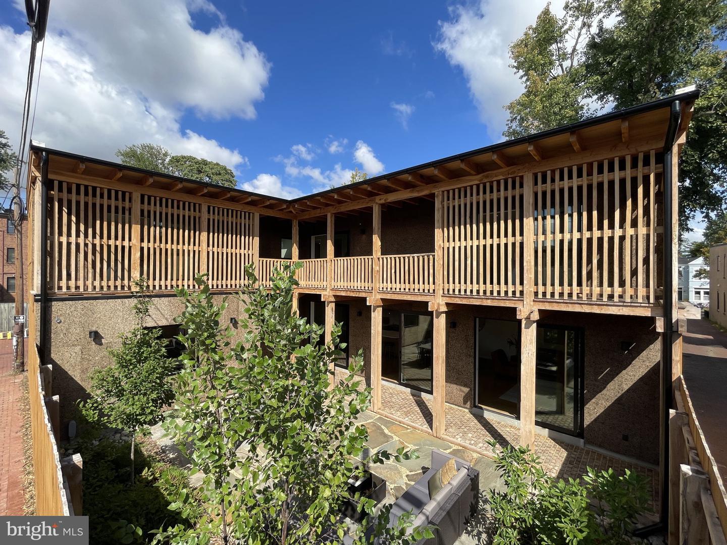 21 OVERBECK ALLEY NE, WASHINGTON, District Of Columbia 20002, 4 Bedrooms Bedrooms, ,3 BathroomsBathrooms,Residential,For sale,21 OVERBECK ALLEY NE,DCDC2246486 MLS # DCDC2246486