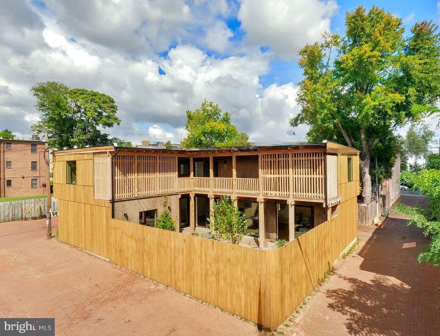 21 OVERBECK ALLEY NE, WASHINGTON, District Of Columbia 20002, 4 Bedrooms Bedrooms, ,3 BathroomsBathrooms,Residential,For sale,21 OVERBECK ALLEY NE,DCDC2246486 MLS # DCDC2246486