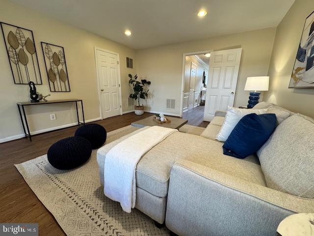 43780 TATTINGER TER, ASHBURN, Virginia 20148, 3 Bedrooms Bedrooms, ,3 BathroomsBathrooms,Residential,For sale,43780 TATTINGER TER,VALO2116114 MLS # VALO2116114