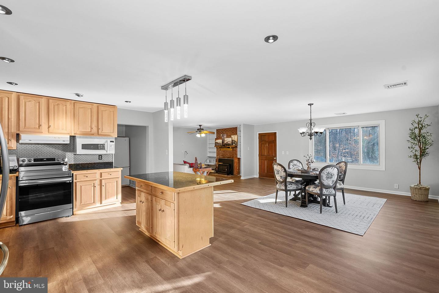 5260 DAPPLE LN, WARRENTON, Virginia 20187, 3 Bedrooms Bedrooms, ,2 BathroomsBathrooms,Residential,For sale,5260 DAPPLE LN,VAFQ2020626 MLS # VAFQ2020626