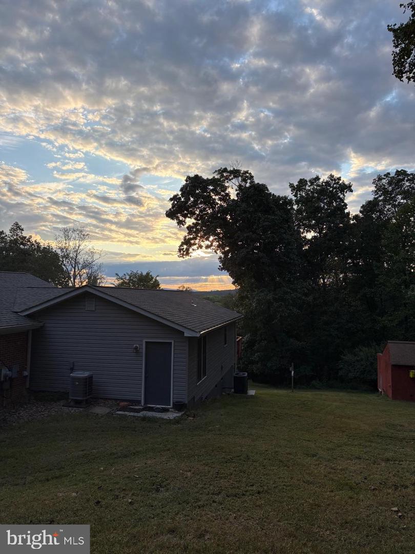 5260 DAPPLE LN, WARRENTON, Virginia 20187, 3 Bedrooms Bedrooms, ,2 BathroomsBathrooms,Residential,For sale,5260 DAPPLE LN,VAFQ2020626 MLS # VAFQ2020626