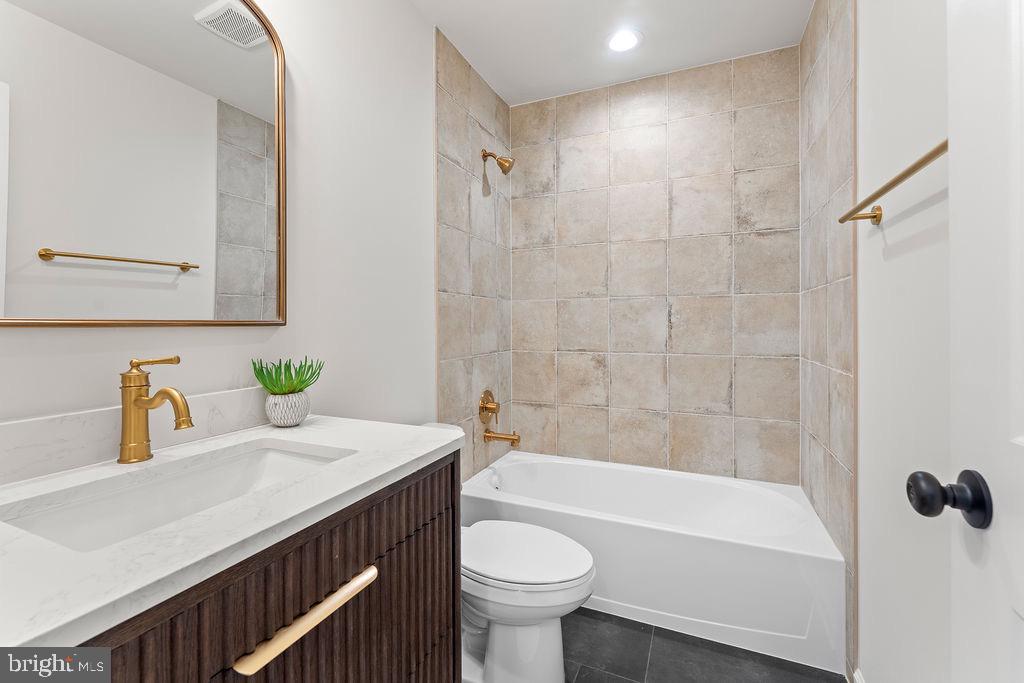 18289 CAMERON RD, GORDONSVILLE, Virginia 22942, 5 Bedrooms Bedrooms, ,3 BathroomsBathrooms,Residential,For sale,18289 CAMERON RD,VAOR2013340 MLS # VAOR2013340 18289 CAMERON RD, GORDONSVILLE, Virginia 22942, 5 Bedrooms Bedrooms, ,3 BathroomsBathrooms,Residential,For sale,18289 CAMERON RD,VAOR2013340 MLS # VAOR2013340