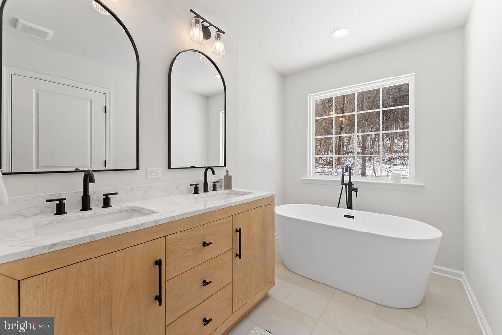 18289 CAMERON RD, GORDONSVILLE, Virginia 22942, 5 Bedrooms Bedrooms, ,3 BathroomsBathrooms,Residential,For sale,18289 CAMERON RD,VAOR2013340 MLS # VAOR2013340 18289 CAMERON RD, GORDONSVILLE, Virginia 22942, 5 Bedrooms Bedrooms, ,3 BathroomsBathrooms,Residential,For sale,18289 CAMERON RD,VAOR2013340 MLS # VAOR2013340