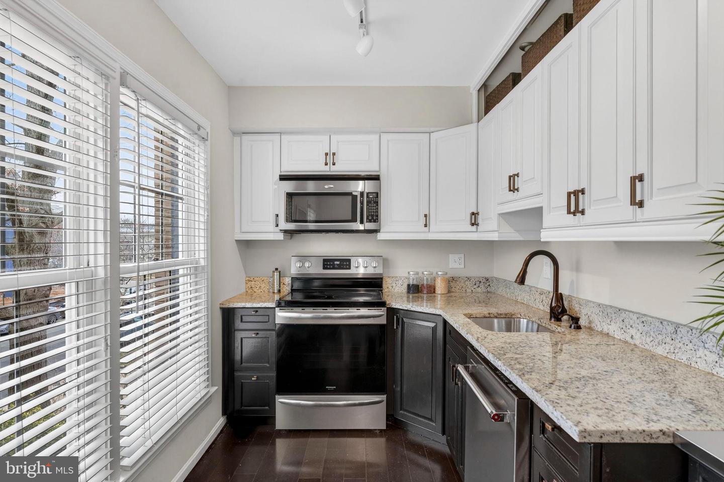 1117 G ST SE, WASHINGTON, District Of Columbia 20003, 4 Bedrooms Bedrooms, 8 Rooms Rooms,3 BathroomsBathrooms,Residential,For sale,1117 G ST SE,DCDC2246858 MLS # DCDC2246858 1117 G ST SE, WASHINGTON, District Of Columbia 20003, 4 Bedrooms Bedrooms, 8 Rooms Rooms,3 BathroomsBathrooms,Residential,For sale,1117 G ST SE,DCDC2246858 MLS # DCDC2246858